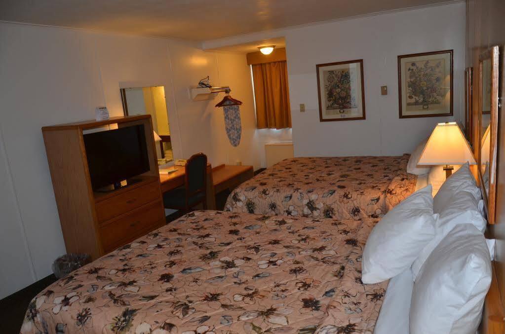 Red Carpet Inn & Suites Ebensburg Extérieur photo